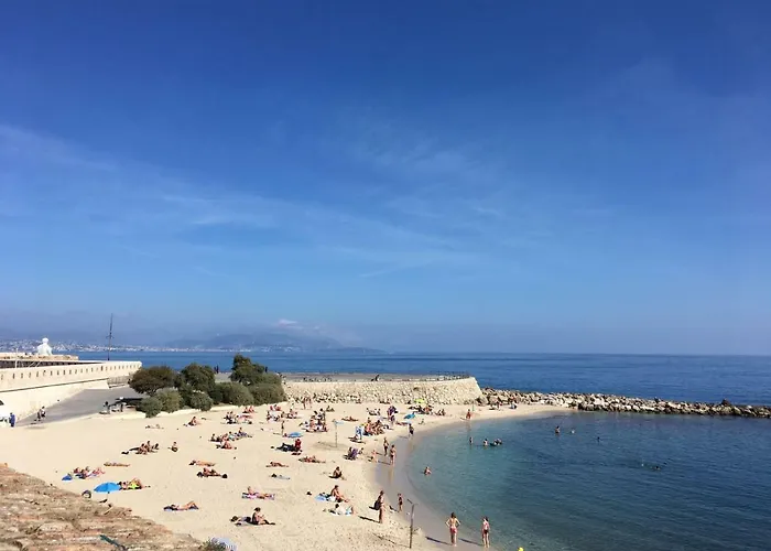 2 Bedrooms 2 Bathrooms Apartment In Old Antibes