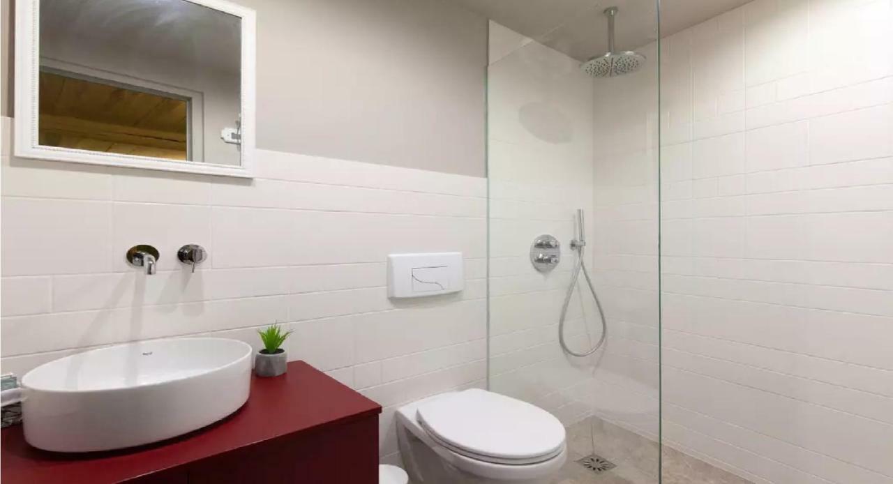 2 Bedrooms 2 Bathrooms In Old * Antibes